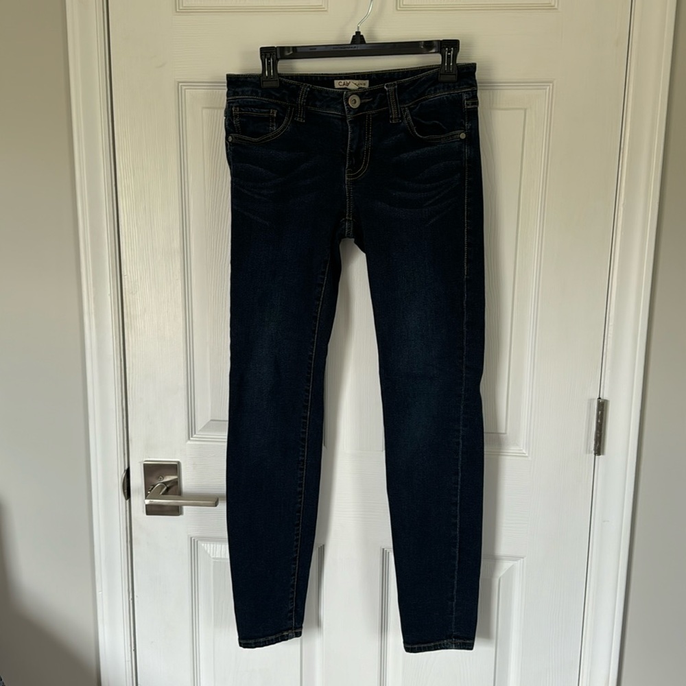 CAbi Jeans Skinny Mid-rise, Size 4, dark wash, cool button, zipper, like new